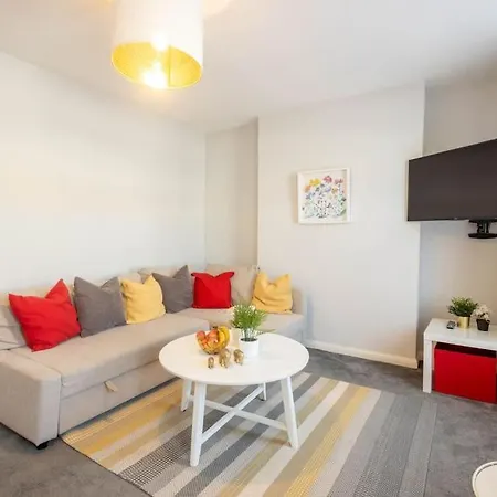 Sofa Bed, Wi-fi, Central, Long Term Discounts דירה