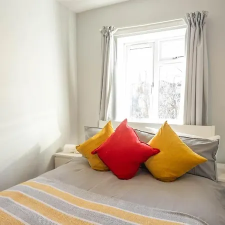 Sofa Bed, Wi-fi, Central, Long Term Discounts בריסטול